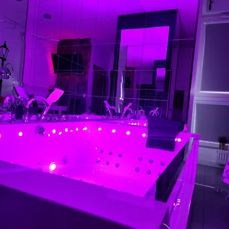 아파트 Jacuzzi & Sauna Mokotow 바르샤바