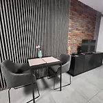 House - In With Private Jacuzzi, Full Access To Sauna, Gym&billards - Studia Z Prywatnym Jacuzzi Oraz Dostępem Do Sauny, Siłowni I Bilarda Apartament