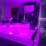 Apartament House - In With Private Jacuzzi, Full Access To Sauna, Gym&billards - Studia Z Prywatnym Jacuzzi Oraz Dostępem Do Sauny, Siłowni I Bilarda Warszawa