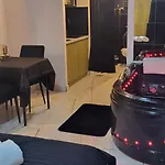 Apartament House - In With Private Jacuzzi, Full Access To Sauna, Gym&billards - Studia Z Prywatnym Jacuzzi Oraz Dostępem Do Sauny, Siłowni I Bilarda