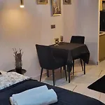 House - In With Private Jacuzzi, Full Access To Sauna, Gym&billards - Studia Z Prywatnym Jacuzzi Oraz Dostępem Do Sauny, Siłowni I Bilarda *