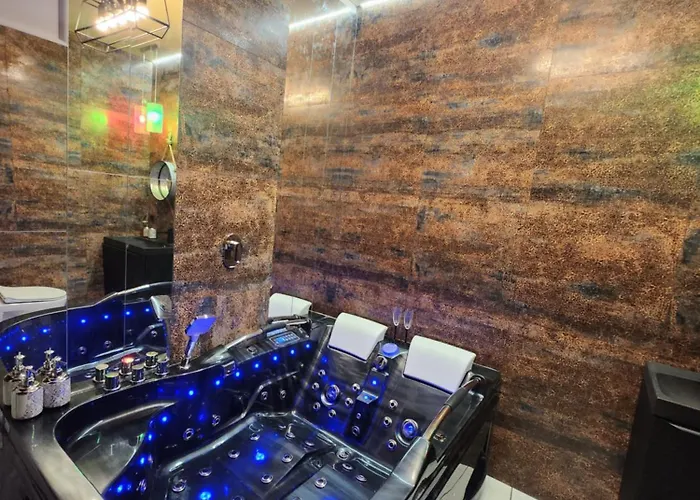 House: With Jacuzzi, Prosecco & Wellness Facilities Warsaw