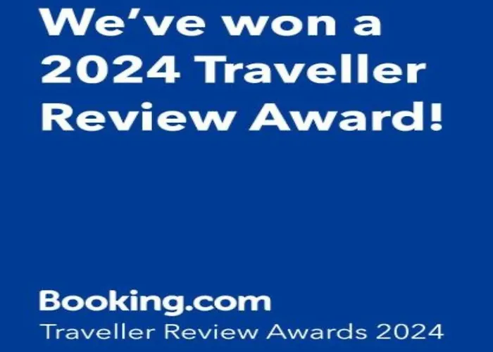 Apartment House: With Jacuzzi, Prosecco & Wellness Facilities *