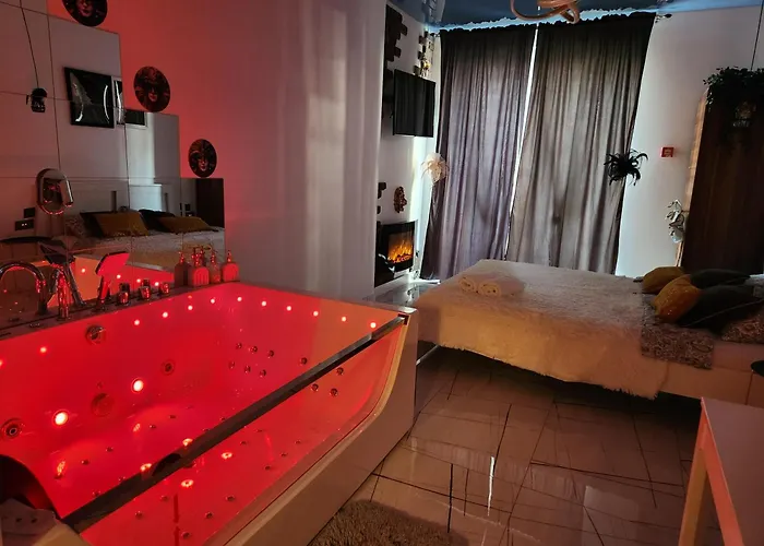 House: With Jacuzzi, Prosecco & Wellness Facilities Apartment Warsaw