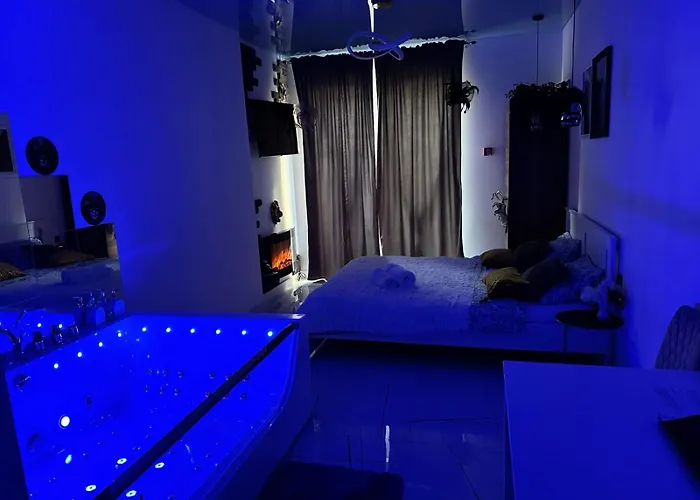 Apartment House: With Jacuzzi, Prosecco & Wellness Facilities *