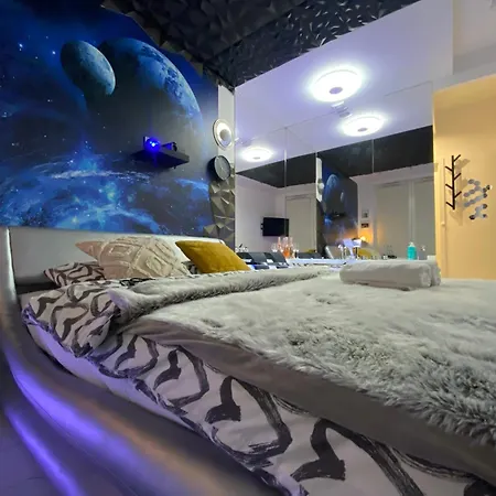 Apartment House: With Jacuzzi, Prosecco & Wellness Facilities *