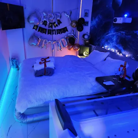 House: With Jacuzzi, Prosecco & Wellness Facilities Apartment