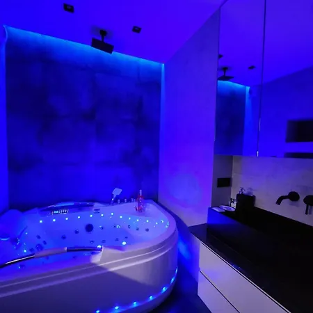 Apartament House - In With Private Jacuzzi, Full Access To Sauna, Gym&billards - Studia Z Prywatnym Jacuzzi Oraz Dostępem Do Sauny, Siłowni I Bilarda *