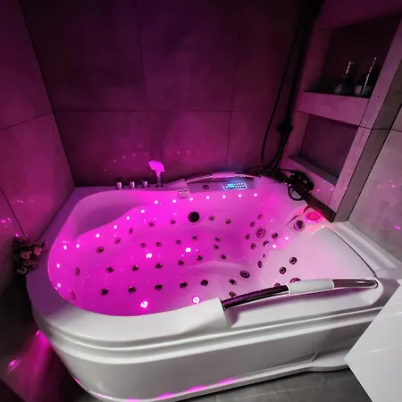 House: With Jacuzzi, Prosecco & Wellness Facilities * Warsaw