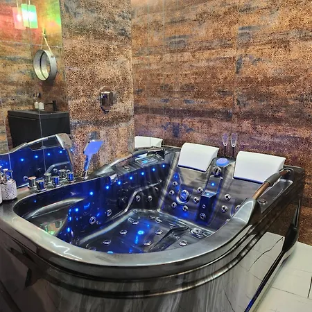 House - In With Private Jacuzzi, Full Access To Sauna, Gym&billards - Studia Z Prywatnym Jacuzzi Oraz Dostępem Do Sauny, Siłowni I Bilarda *