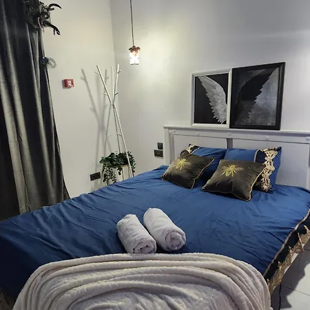 Apartment House: With Jacuzzi, Prosecco & Wellness Facilities *
