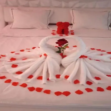 Apartment House: With Jacuzzi, Prosecco & Wellness Facilities