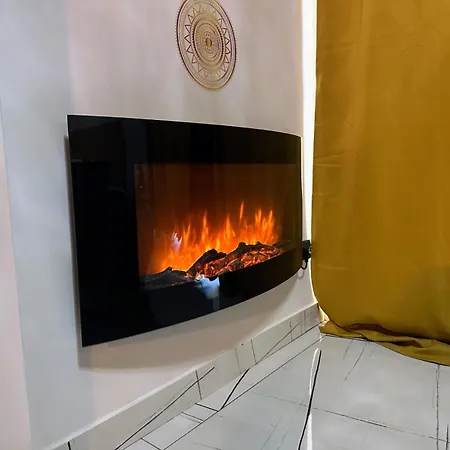 Apartment House: With Jacuzzi, Prosecco & Wellness Facilities